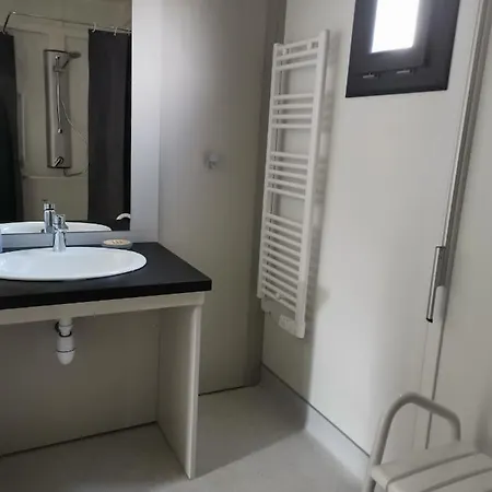 Acs D'hotes Jusqu'a 4 Personnes فندق مبيت وإفطار